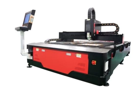 Máquina de corte por láser de fibra de precisión de 10.6um con sistema de control Cypcut - Área de trabajo de 1500*3000mm